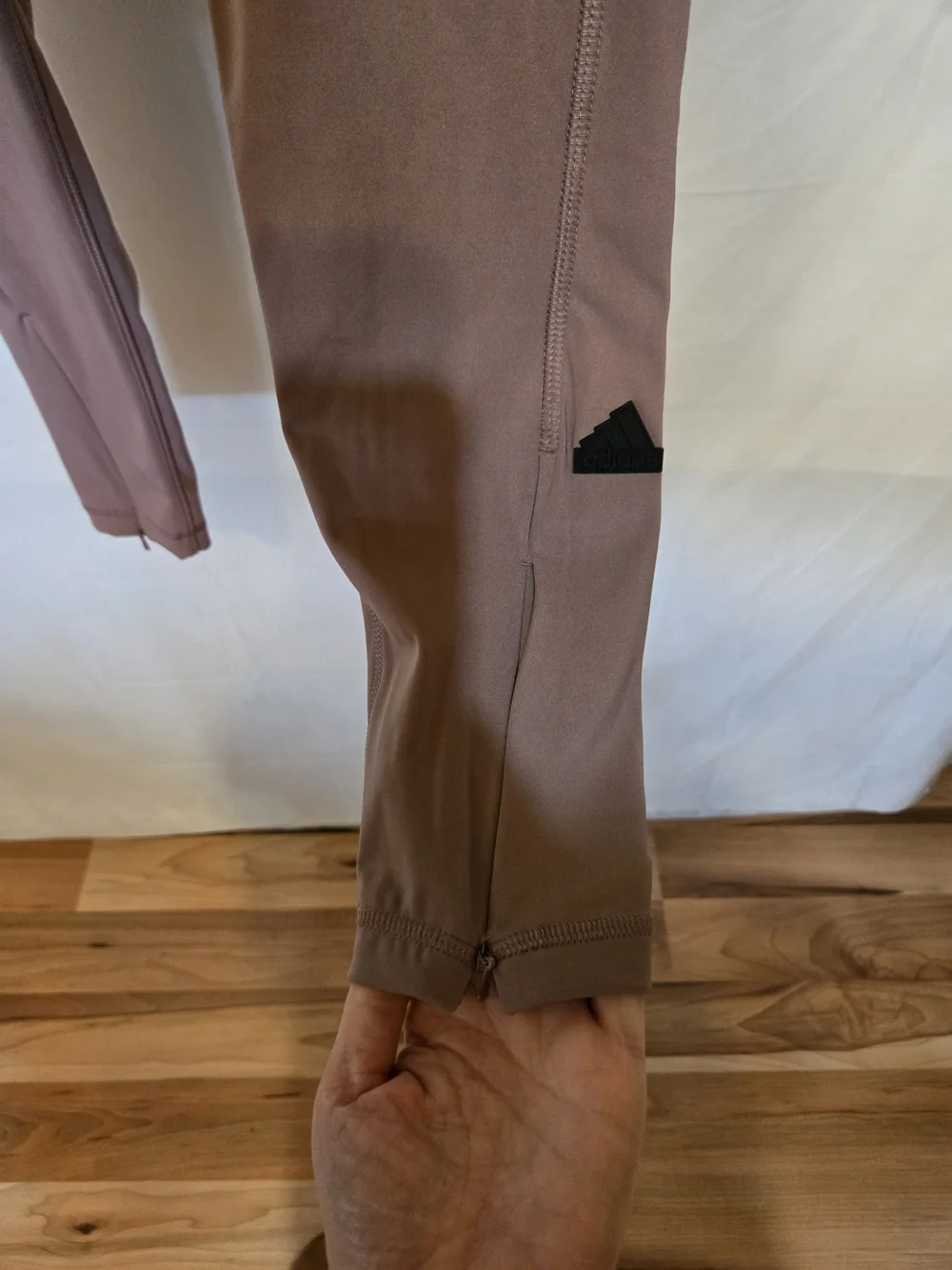 Adidas High-Waist Mauve Leggings – Comfortable Women’s Activewear - Picture 4 of 13